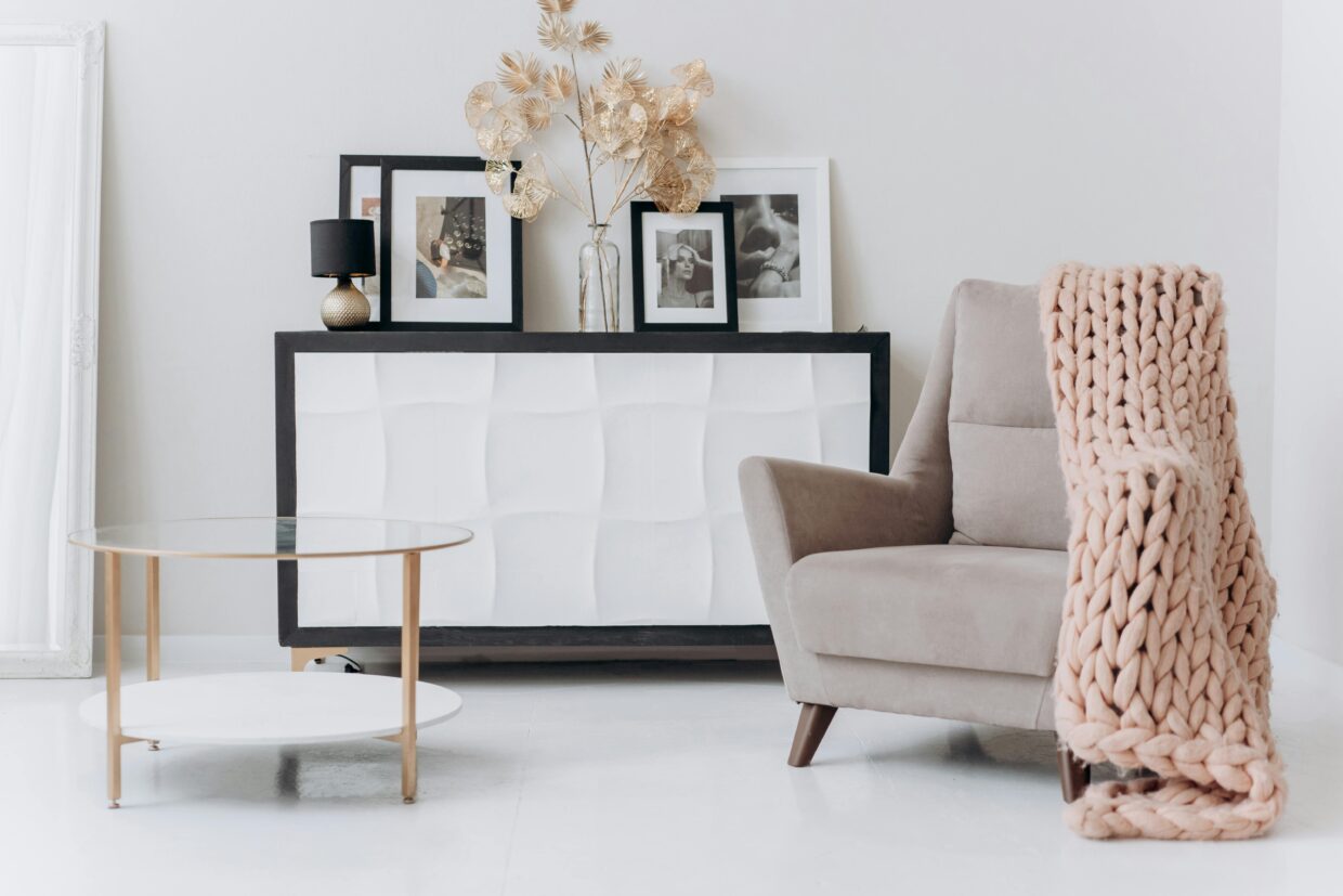 Clean minimal living space after decluttering with neutral tones
